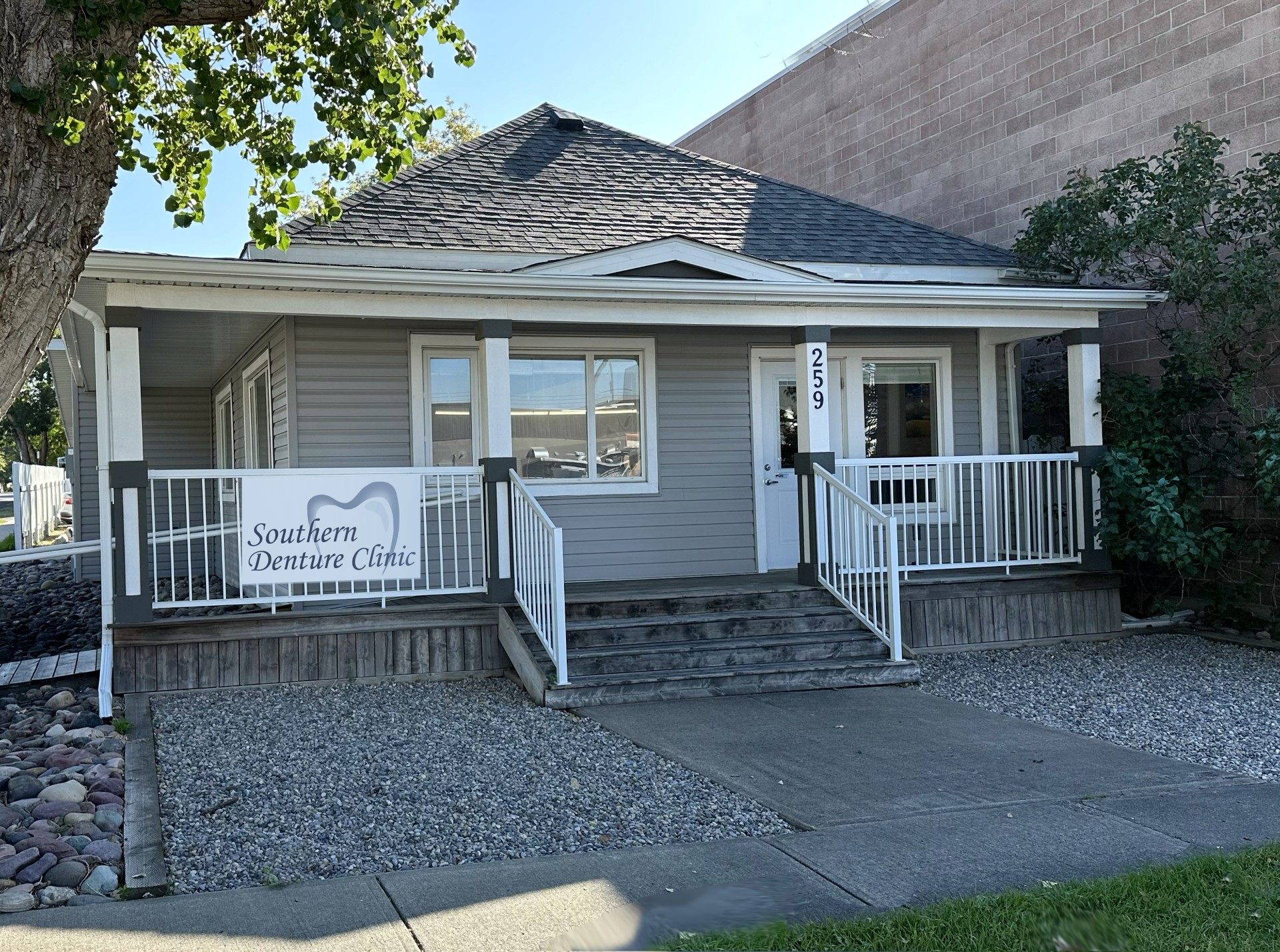 Welcome to Southern Denture Clinic